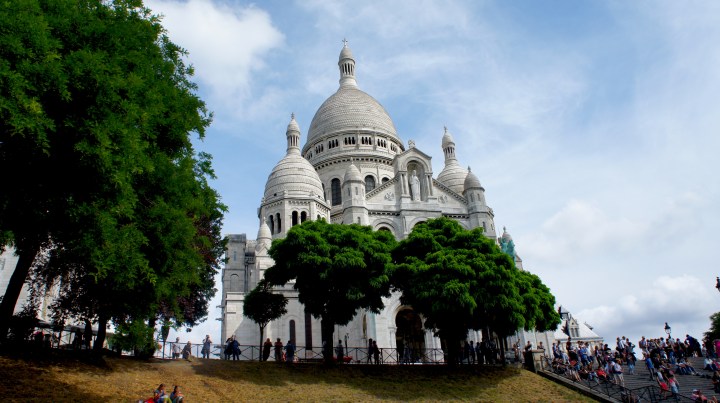 “Eu proclamo santuário”: as Igrejas de&nbsp;Paris